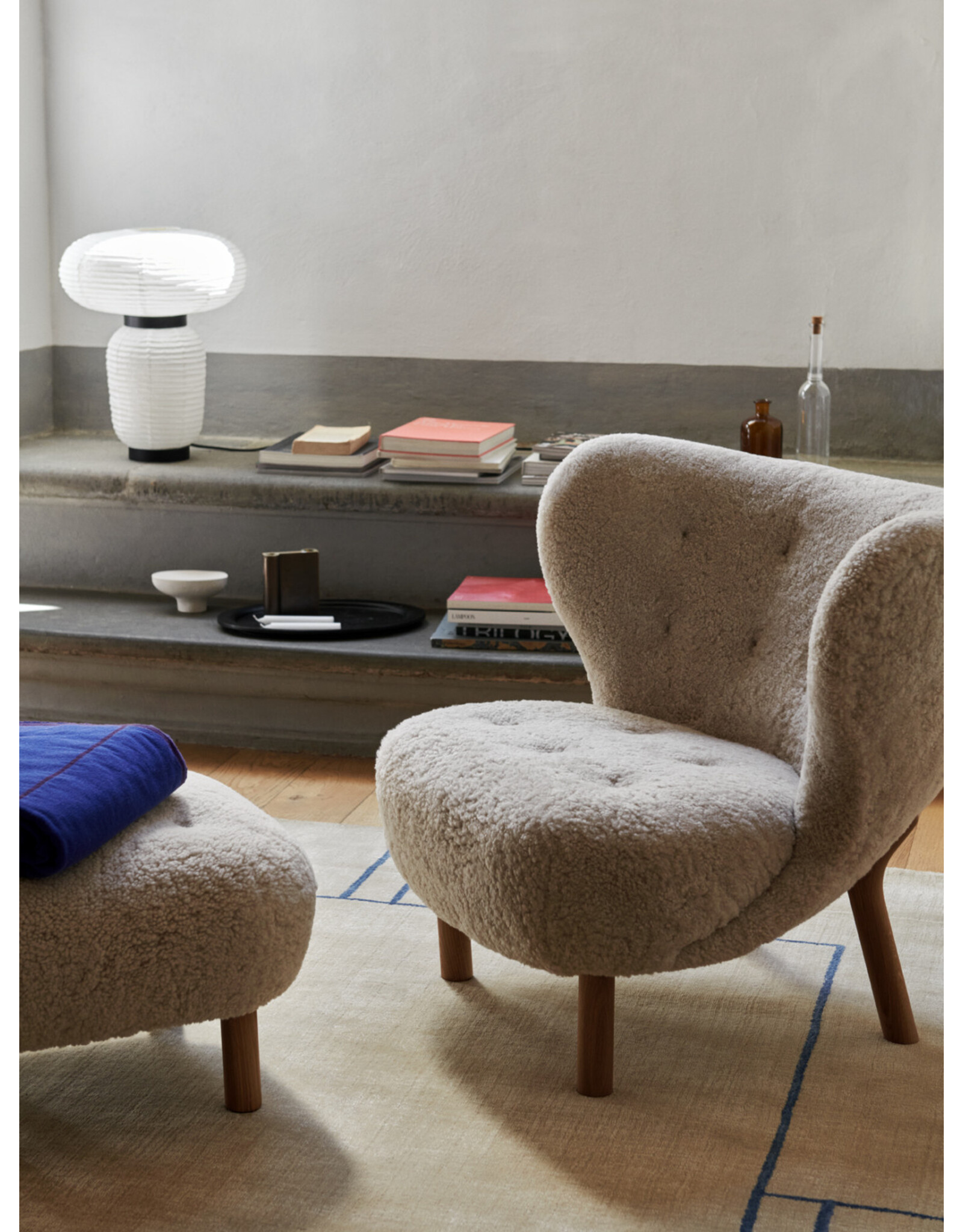 VB1 LITTLE PETRA LOUNGE CHAIR