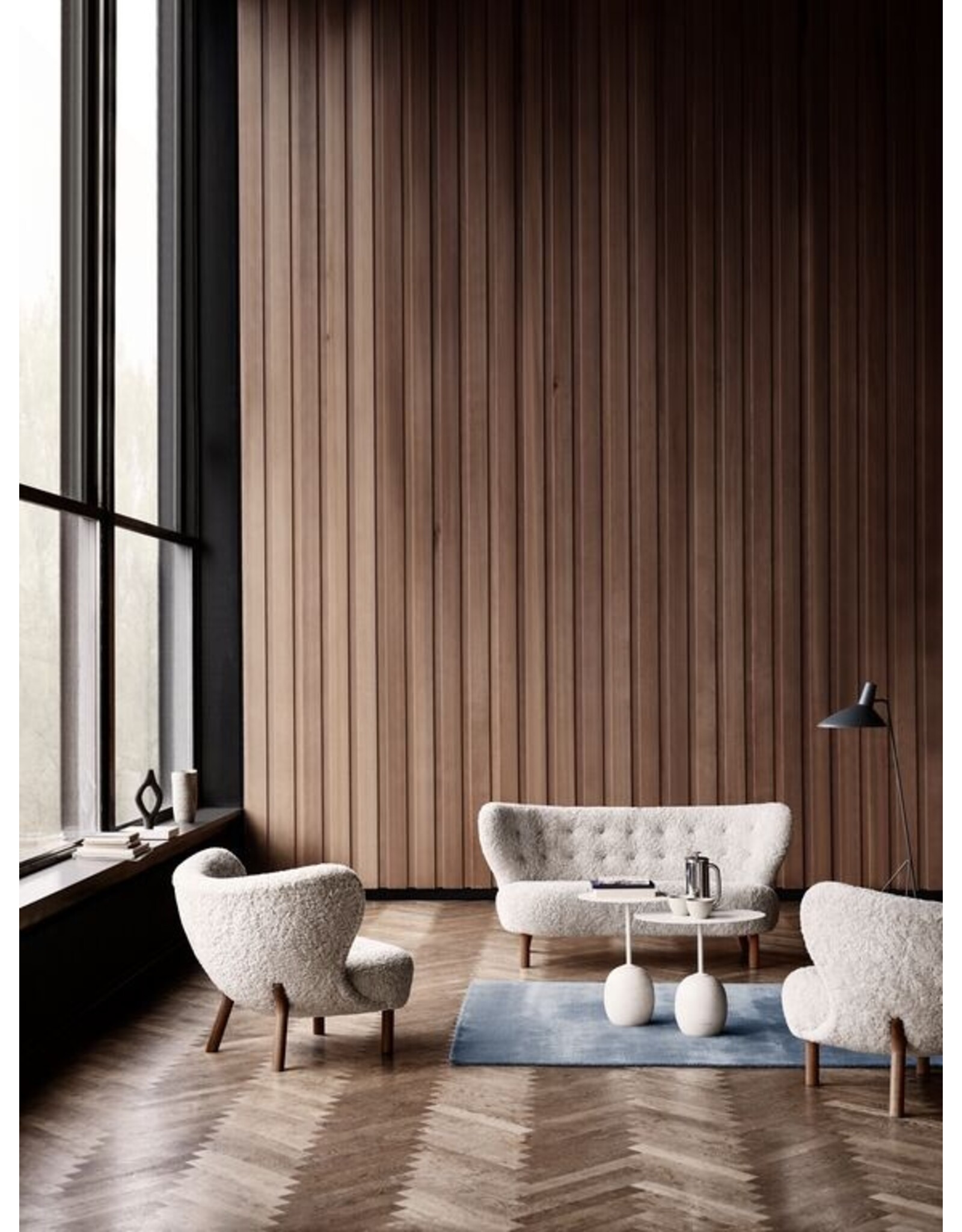 VB1 LITTLE PETRA LOUNGE CHAIR