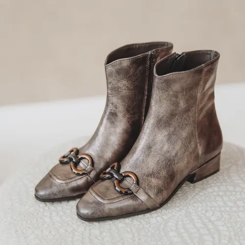 TESS BRONZE