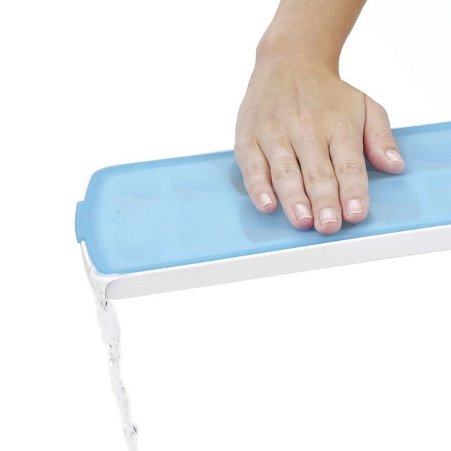 Bac à glaçons Oxo avec couvercle