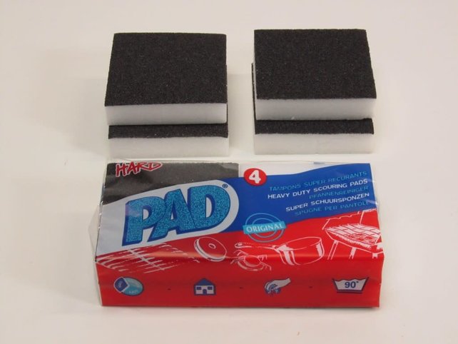 Set of 4 non-abrasive synthetic scrubbing sponges