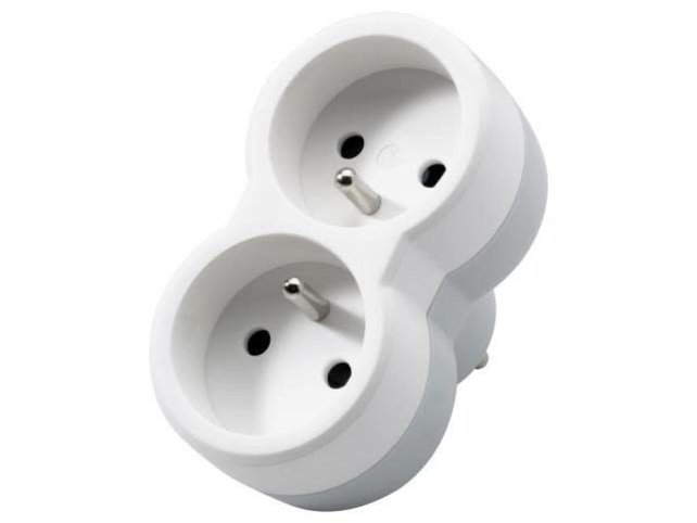 Dubbele Stekker Met Aarding