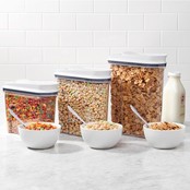 OXO POP Distributeur Hermétique de Céréales : Conteneur de Stockage Alimentaire Sans BPA avec Bec Verseur et Poignée Ergonomique