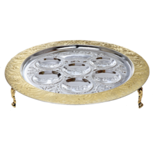 Seder-Teller, filigran, vergoldet und versilbert, mit Bein, 7,6 cm hoch, 15,5 cm breit.