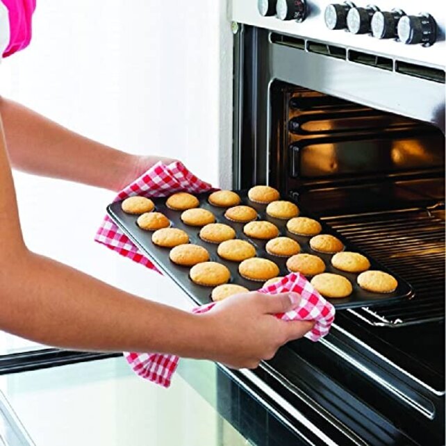 Mini Muffin Bakvorm met 24 Cupcake Bakvormen - Anti-Aanbaklaag - Zwart/Metaal