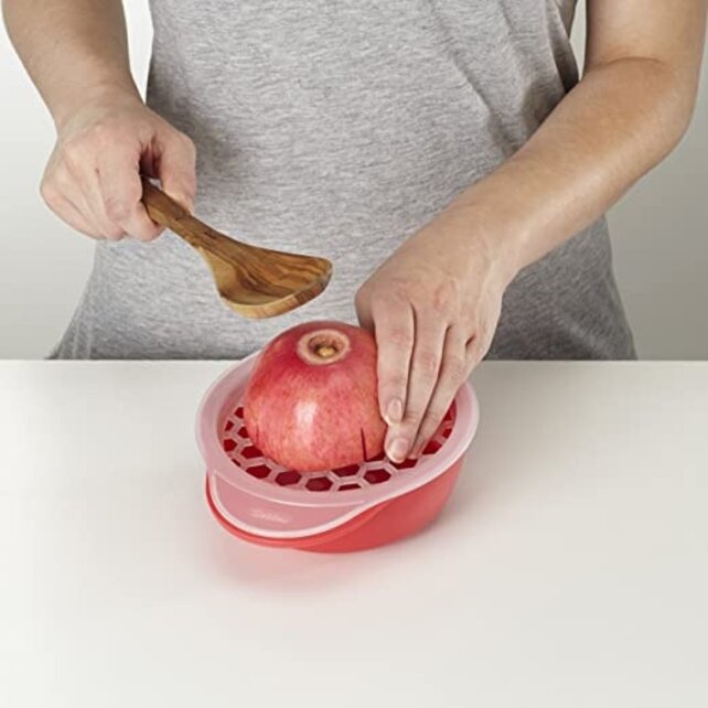 Metaltex Granada Pomegranate Deseeder & Pittter