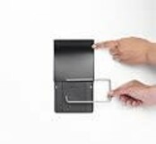 Brabantia ReNew Toilettenpapierhalter – mit Klappe