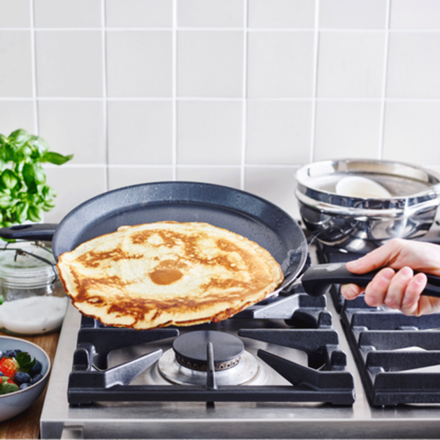 GreenPan Pancake Pan Essentials - Black - ø 24 cm - Ceramic non-stick coating