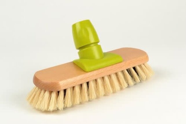 Linea Wood Scrubbing Brush 23cm