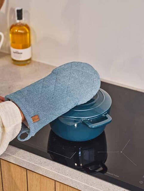 Cosy & Trendy Fabric Oven Mitt