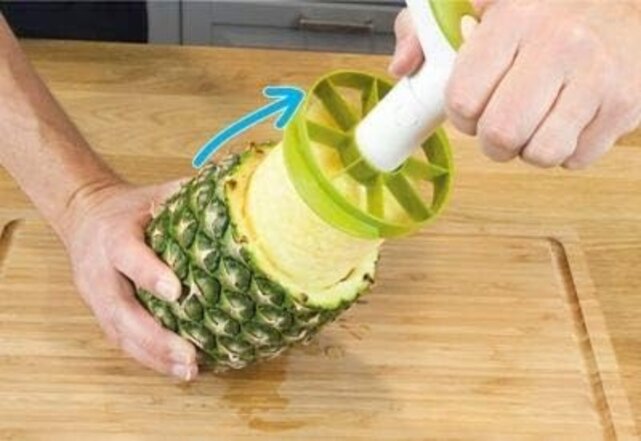 Vacuvin Pineapple Slicer, Wedger and Corer - White