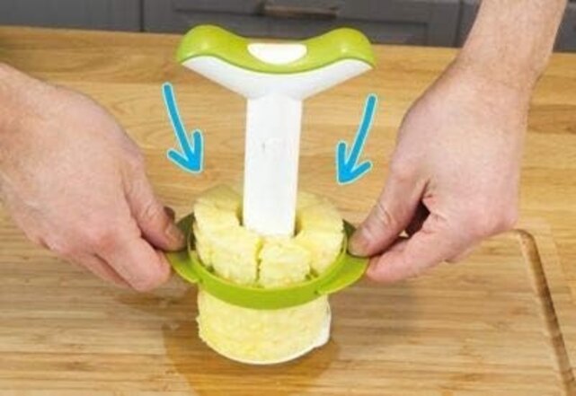 Vacuvin Pineapple Slicer, Wedger and Corer - White