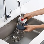 Joseph Joseph Disc Easy-Clean Pizza Cutter – Grey/Red