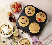DOMO Emoji Pfannkuchen-Maker – 4 Mini Pfannkuchen Ø11cm, Antihaft, 600W