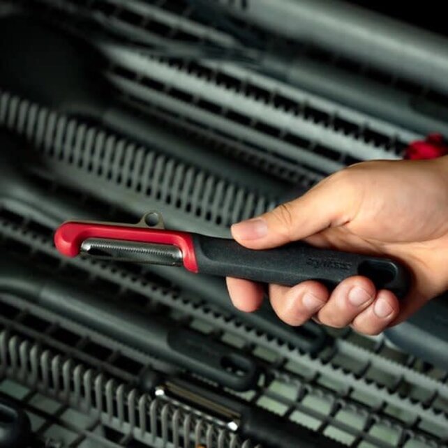 Zyliss 17.5 cm Eco Handle Soft Skin Peeler – Stainless Steel Blade, Wheat Straw Grip & Blade Guard