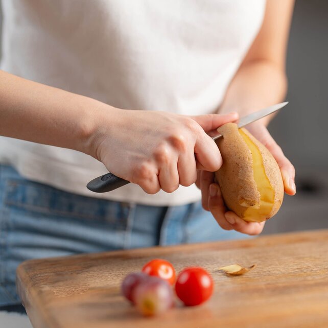 Zyliss Schälmesser 9 cm – Deutsche Edelstahlklinge, Eco Weizenstrohgriff & Sicherer Klingenschutz
