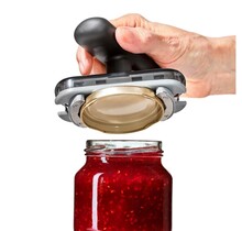 OXO Good Grips Draai Dekselopener met Antislip Onderlegger – Gemakkelijk Potten en Flessen Openen zonder Inspanning