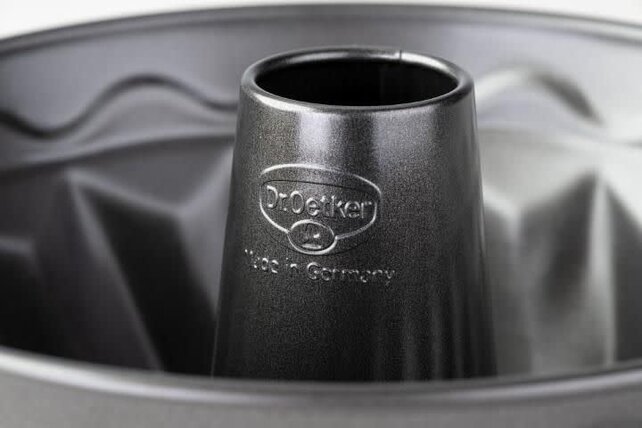 Dr. Oetker Classic Bundt Cake Pan 22 cm – PFAS-Free Non-Stick Coating for Even Baking