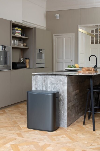Brabantia Bo Touch Bin Mülleimer 60L Confident Grey – XXL Abfalleimer mit Soft-Touch Deckel