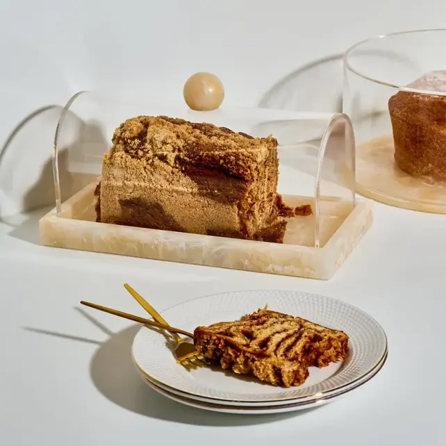 Small Rectangular Resin Cake Dome