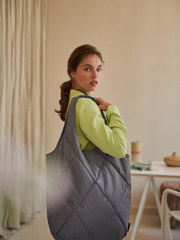 Tinne + Mia Puffy Laptop Bag - Silvery – Prema Home