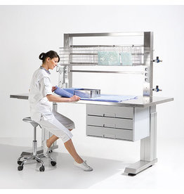 Height adjustable packing tables