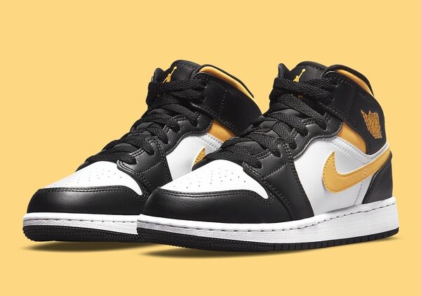 Air Jordan 1 Mid 'White Pollen Black' - Sneakerhype | Exclusive