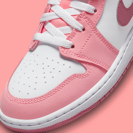 valentine aj1