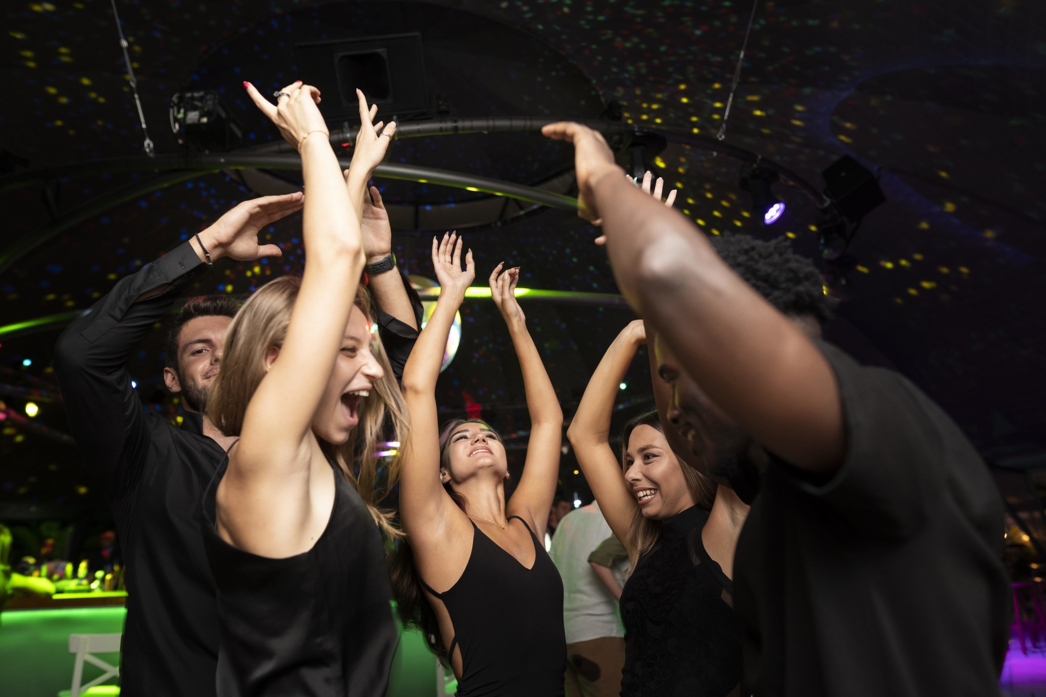 Het perfecte avondje uit met Dance-E Happy Caps