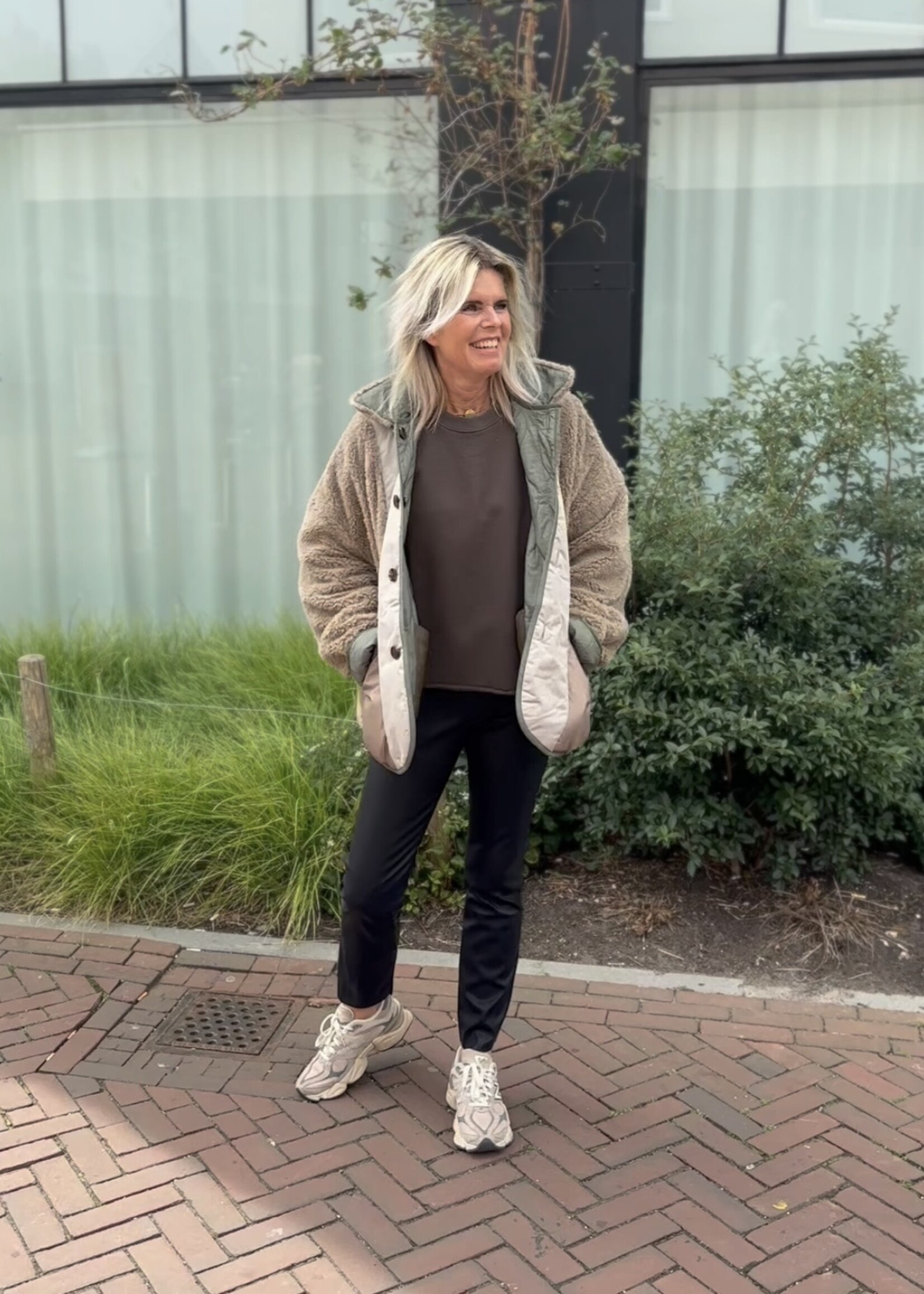 Knit-ted Faux leather pant