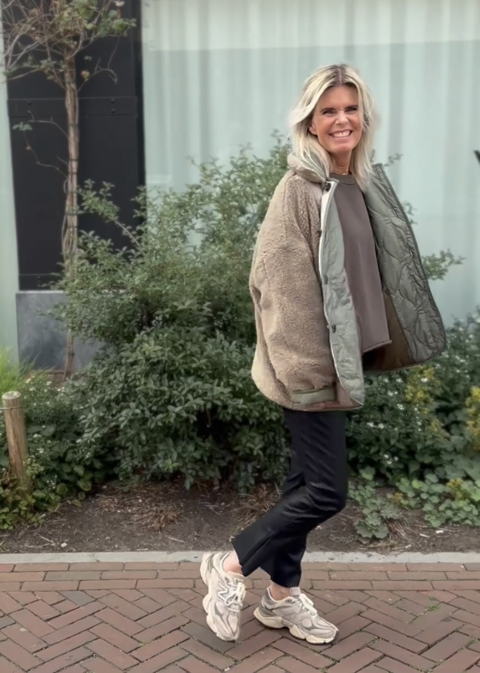 Knit-ted Faux leather pant