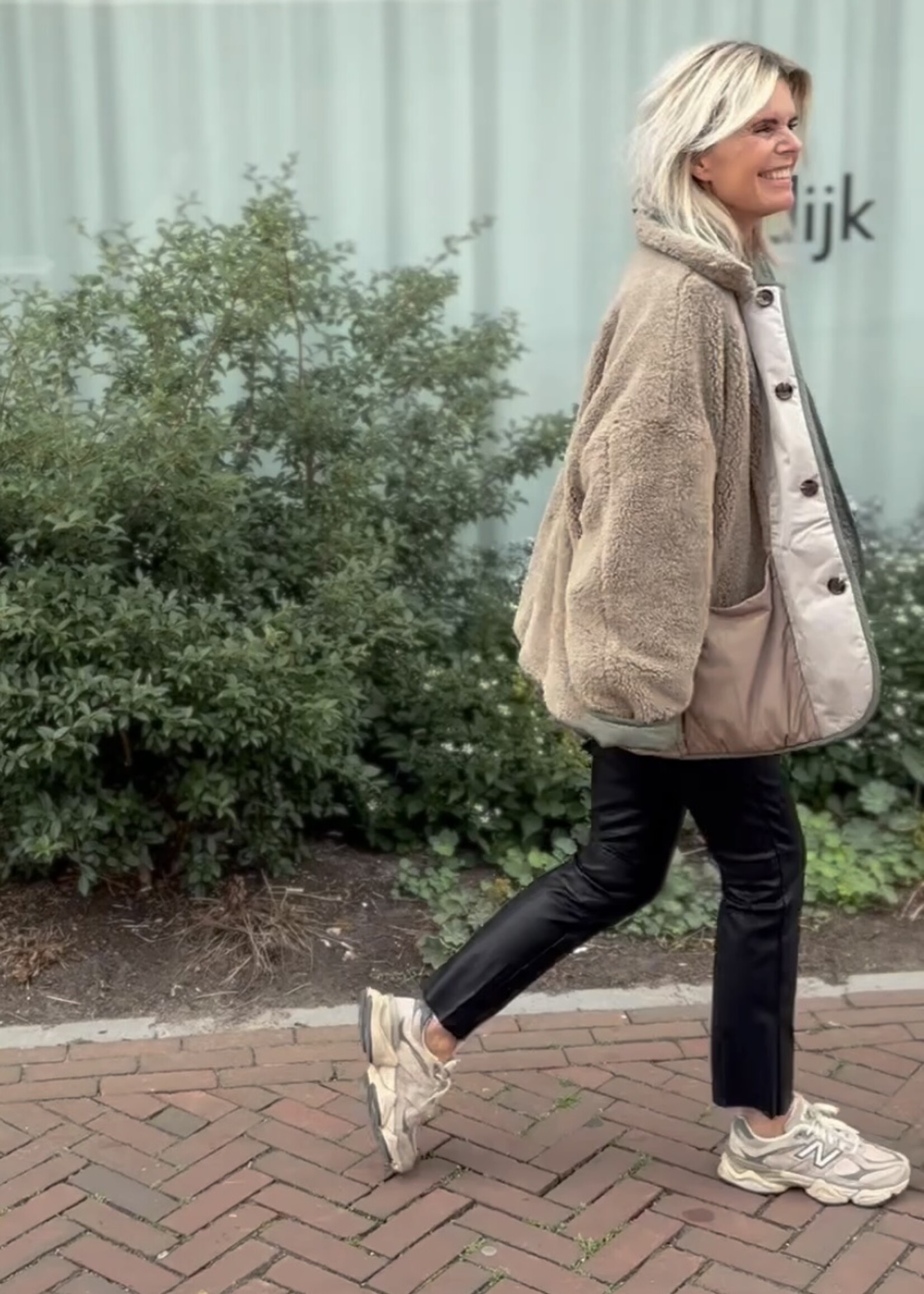 Knit-ted Faux leather pant