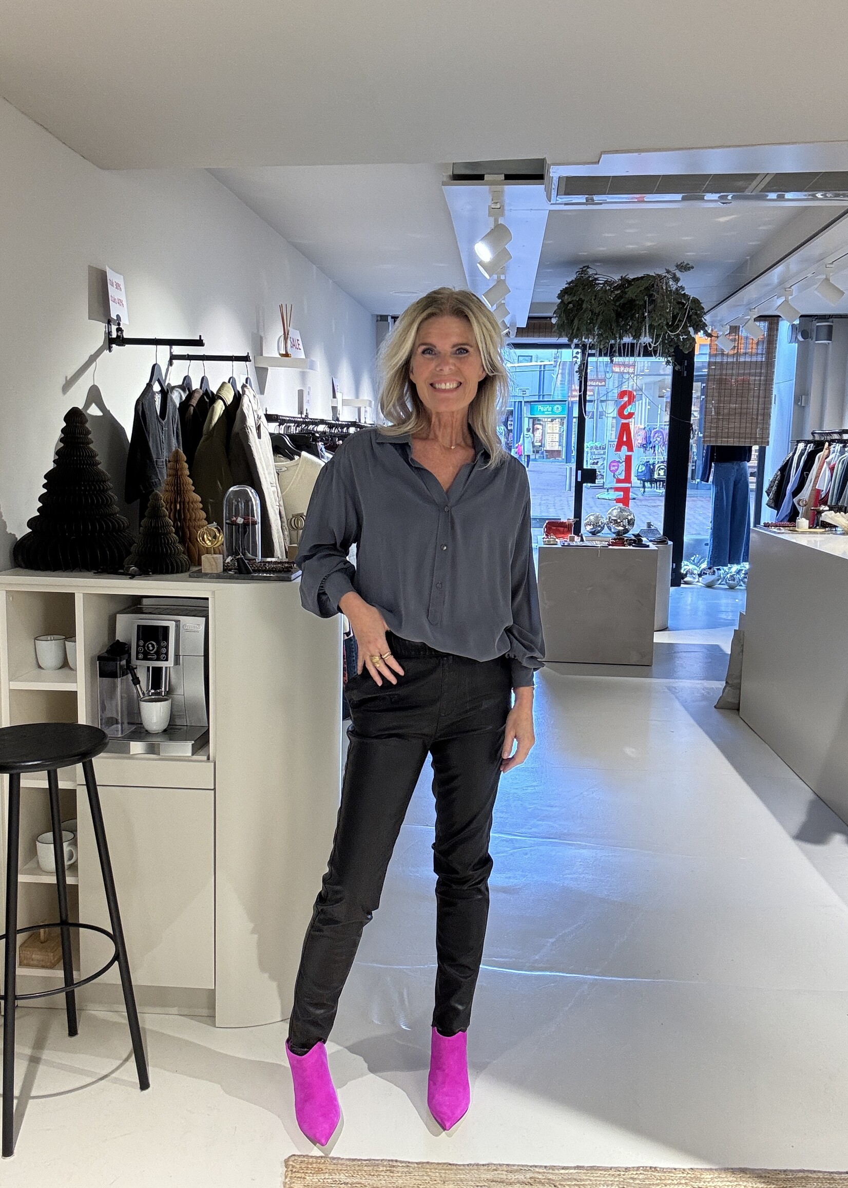 Knit-ted Faux leather pants