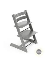 Kinderstoel storm grey, zo goed als nieuw