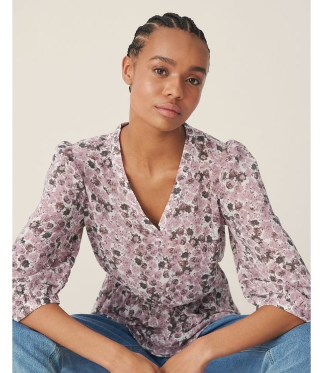 MSCH Copenhagen Madia rikkelie top flower