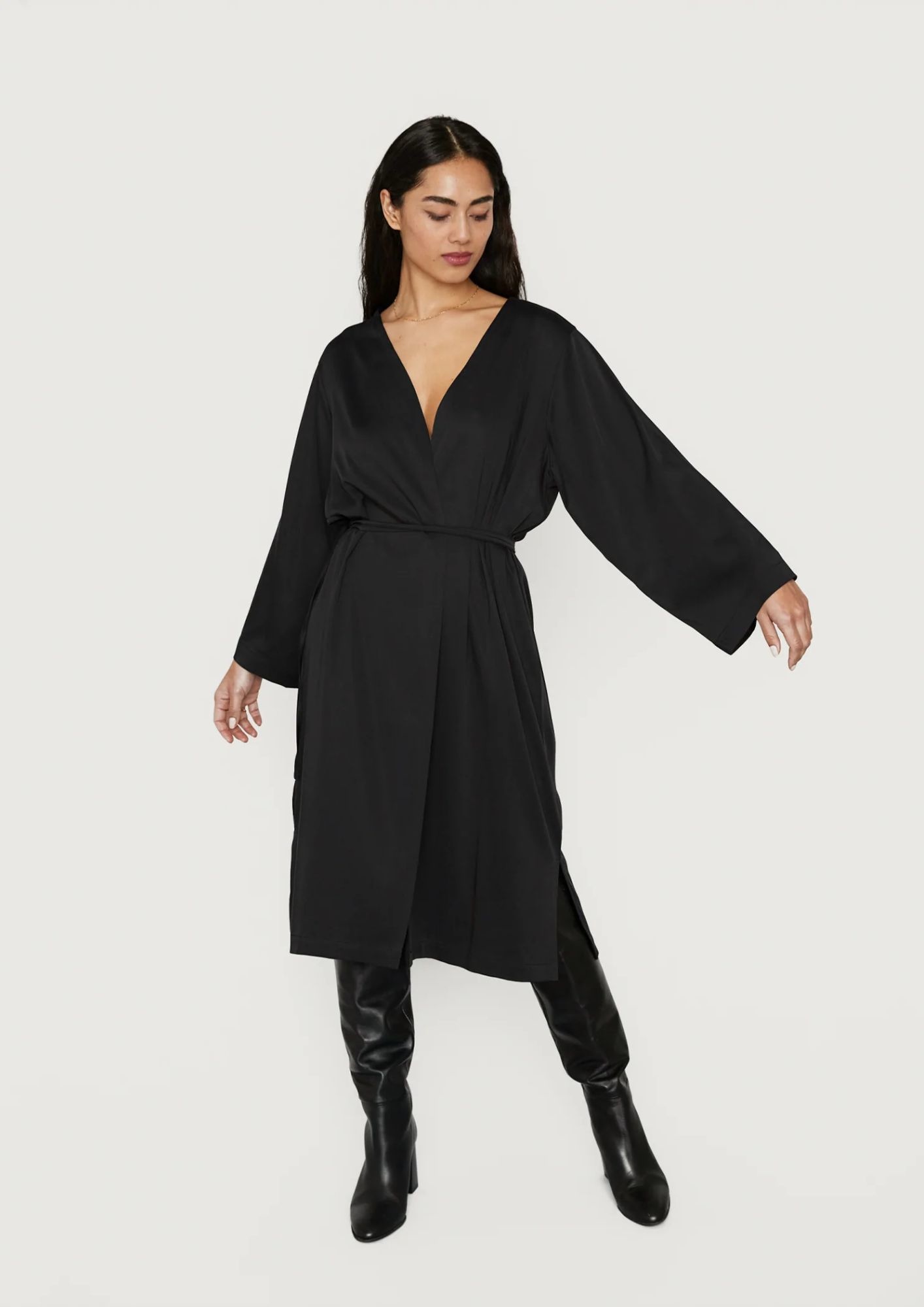 Club L'avenir Nona kimono dress black NewStyle.nl