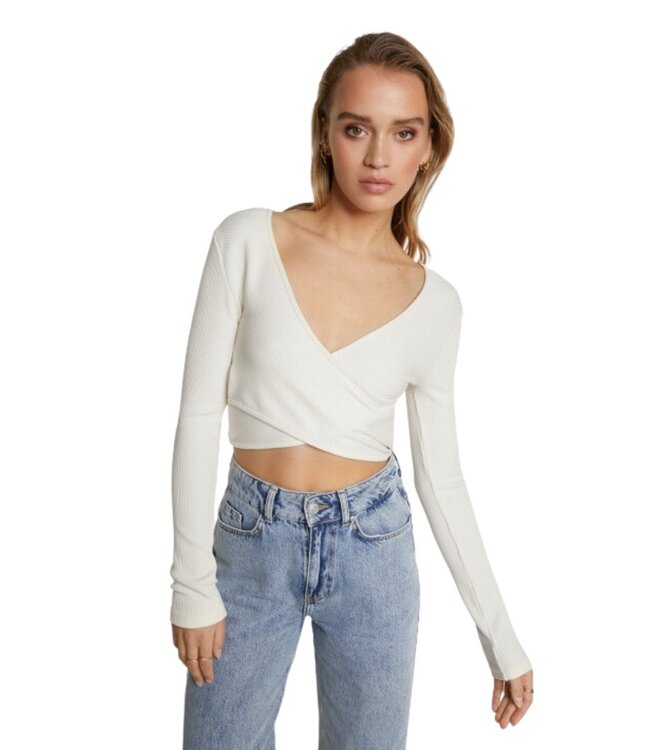 Alix the Label Fake wrap cropped top cream – Lichte top, ideaal voor layering