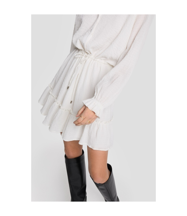 Alix the Label Chiffon dress light ecru – Stylish dress with modern fit