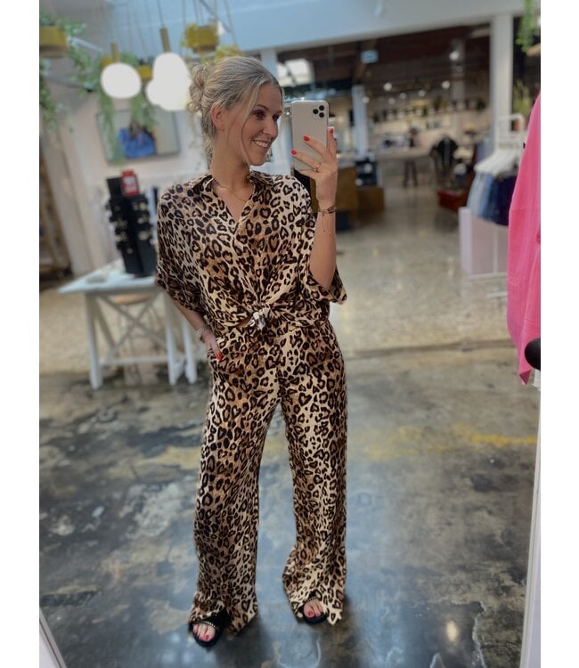 Alix the Label Twill leopard broek animal – Moderne broek met strakke pa