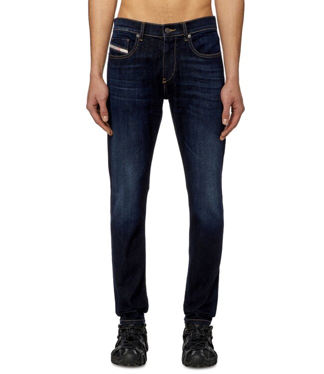 Diesel 2019 d strukt 009ZS A03558-009ZS-01