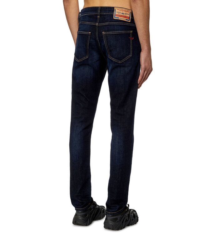 Diesel 2019 d strukt 009ZS A03558-009ZS-01