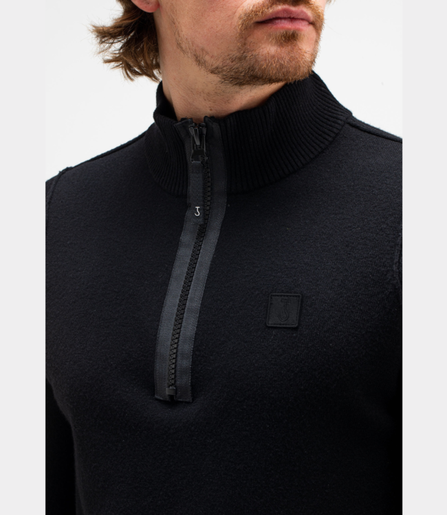 Butcher of Blue Clifden half-zip off black