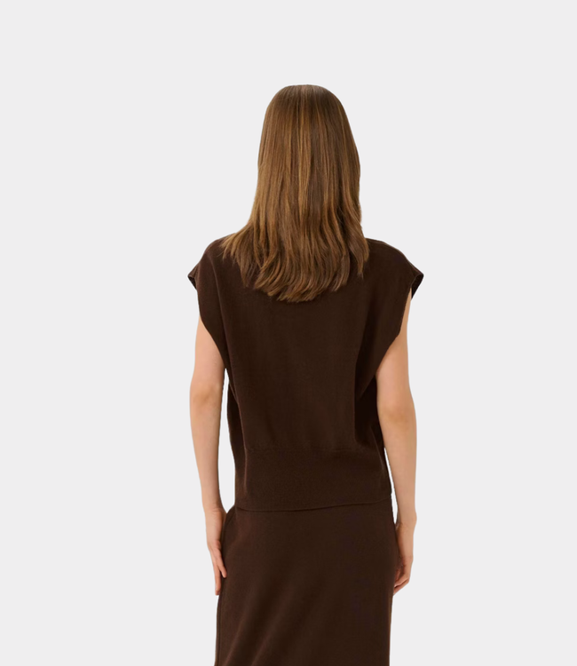 Gestuz Gzmanzi waistcoat deep burnt brown