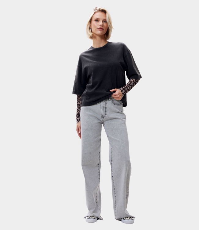 Catwalk Junkie Loose fit tee leopard mesh sleeves faded dark grey