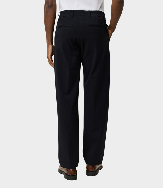 Les Deux como solid slack pants dark navy