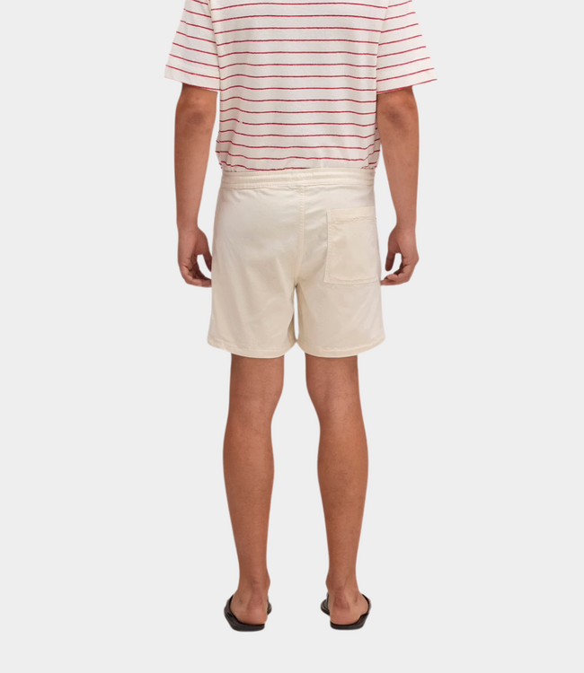 NN.07 Gregor Shorts Ivory