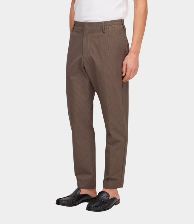 NN.07 Billie pant Mable Husk