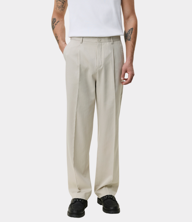 Les Deux pleated twill suit pants light sand