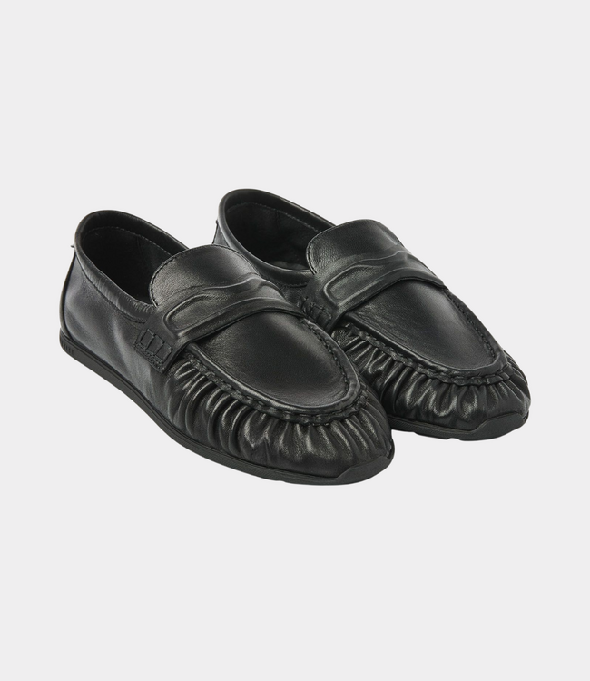Nubikk Riley Mio Black Leather – Minimalistische leren loafers met lichtgewicht zool | Newstyle