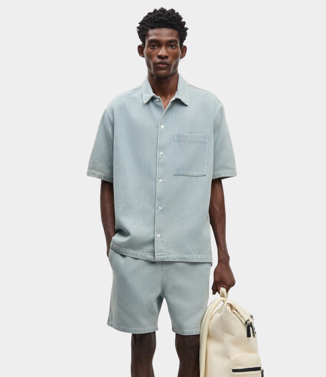 Samsoe Samsoe Saayo shirt light denim – lightweight men’s denim shirt with relaxed fit